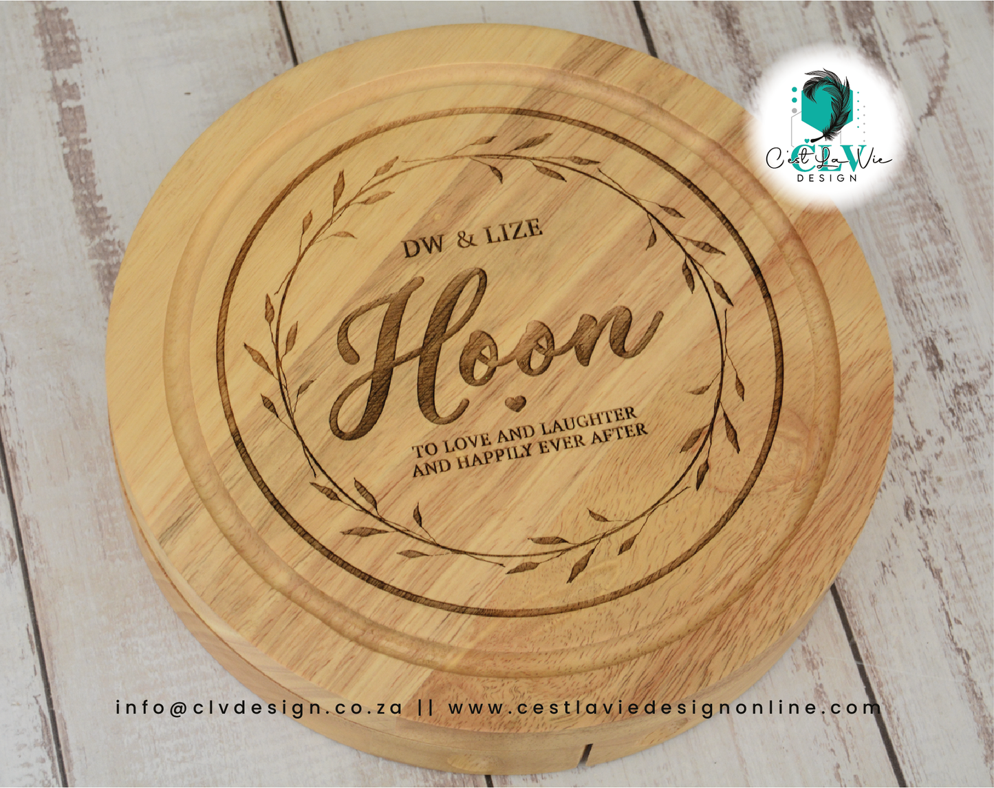 WOODEN ROUND CHEESE BOARD AND KNIFE SET