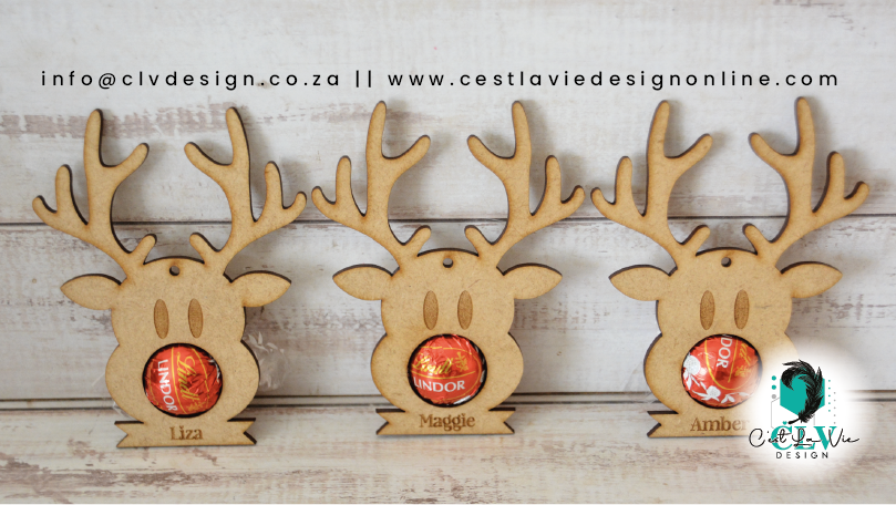 WOODEN HANGING ORNAMENT/BAUBLE WITH LIND CHOCOLATE HOLE