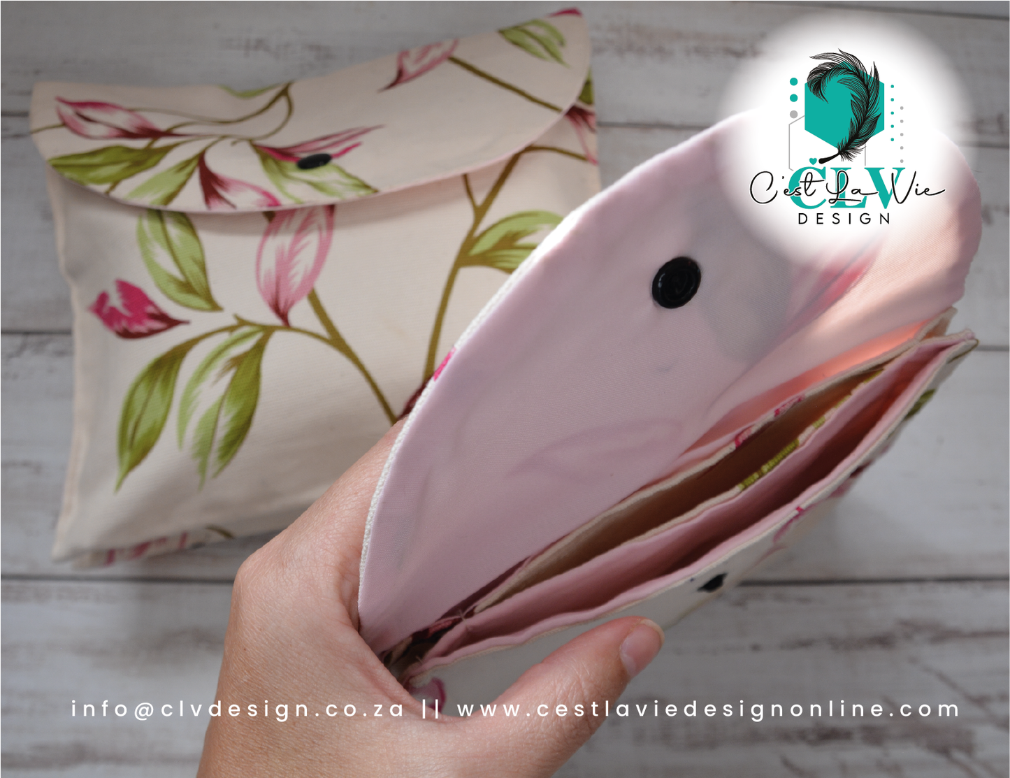 POUCH STYLE MAKEUP BAG