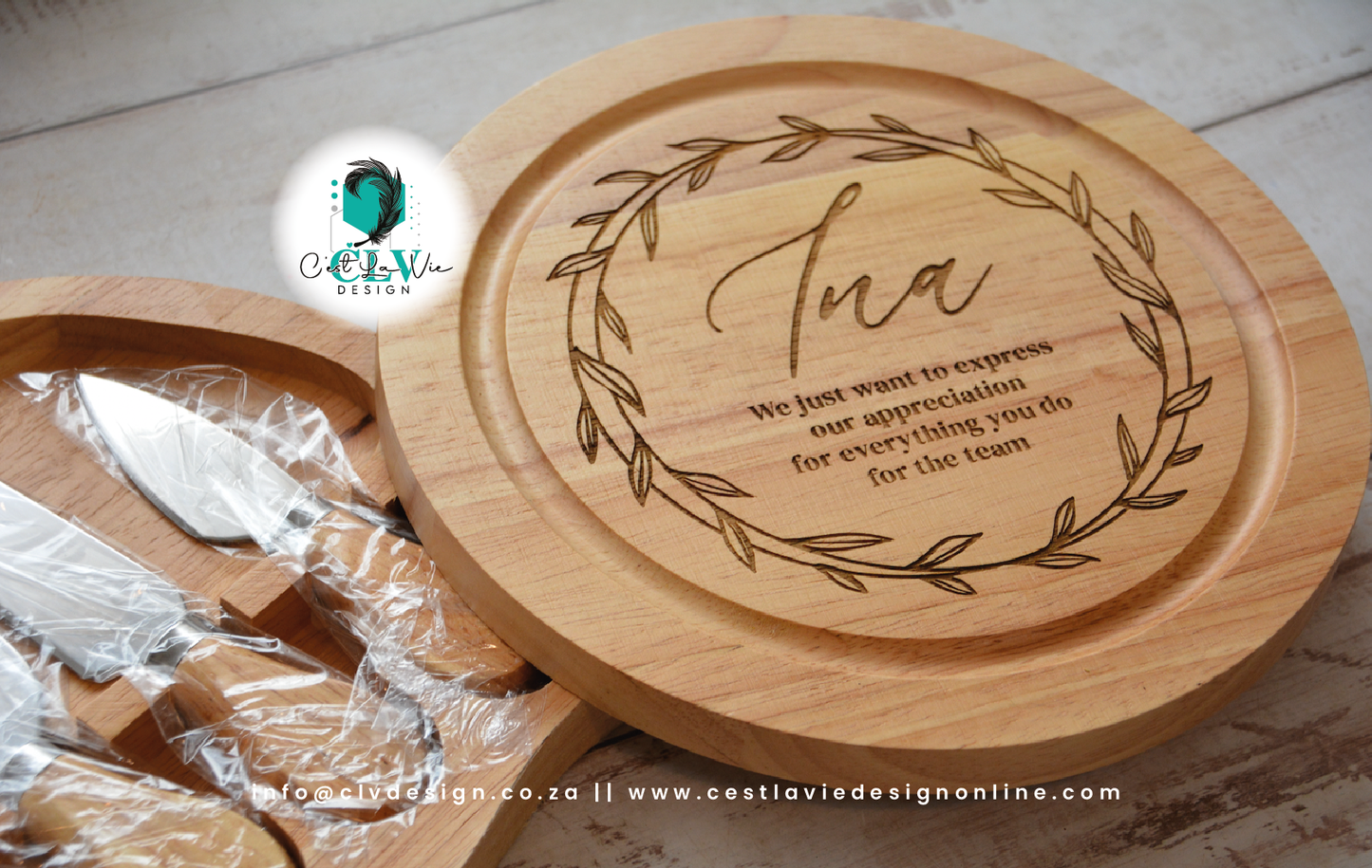 WOODEN ROUND CHEESE BOARD AND KNIFE SET