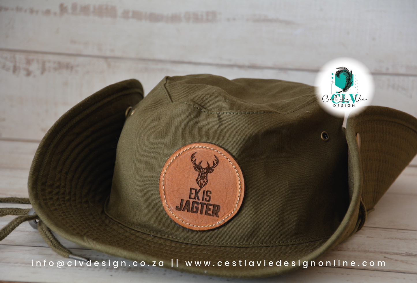BUSH HAT WITH LEATHER ENGRAVED PATCH (ADULTS)