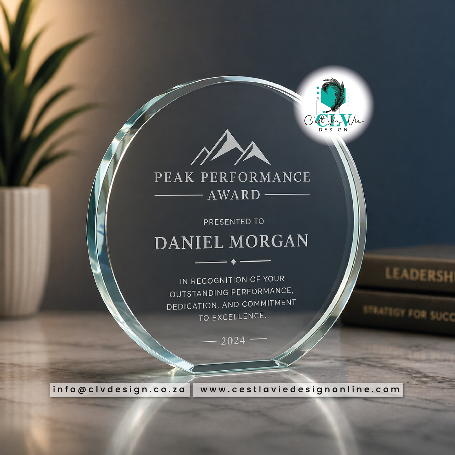 DISTINCTION GLASS AWARD