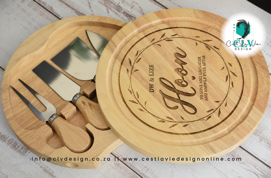 WOODEN ROUND CHEESE BOARD AND KNIFE SET