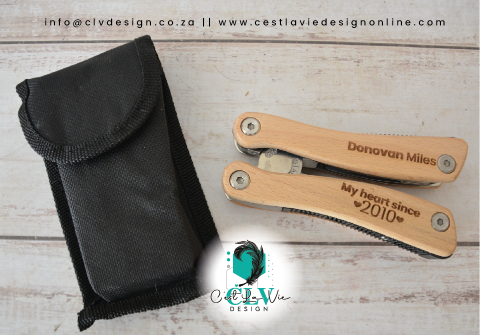 MULTI TOOL WITH WOODEN HANDLE