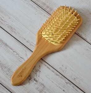 BAMBOO BRUSH WITH ENGRAVING